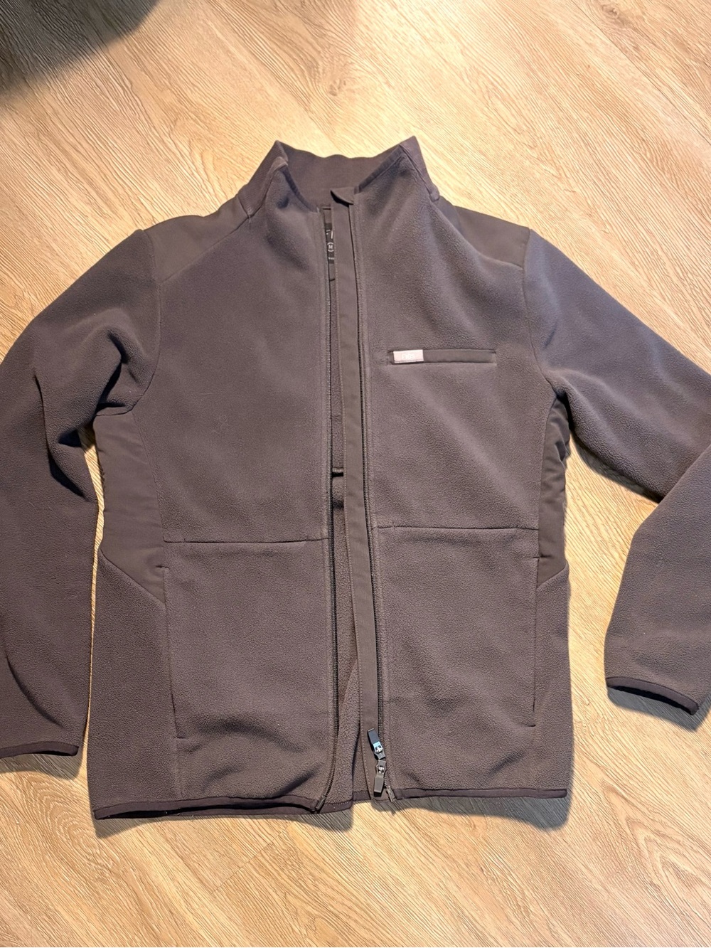 FIGS Women’s Medium Gray Full Zip Fleece Jacket PrimaLoft Medical Scrub size M